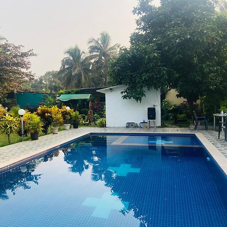 Humming Bird Beach Resorts Alībāg Exterior photo