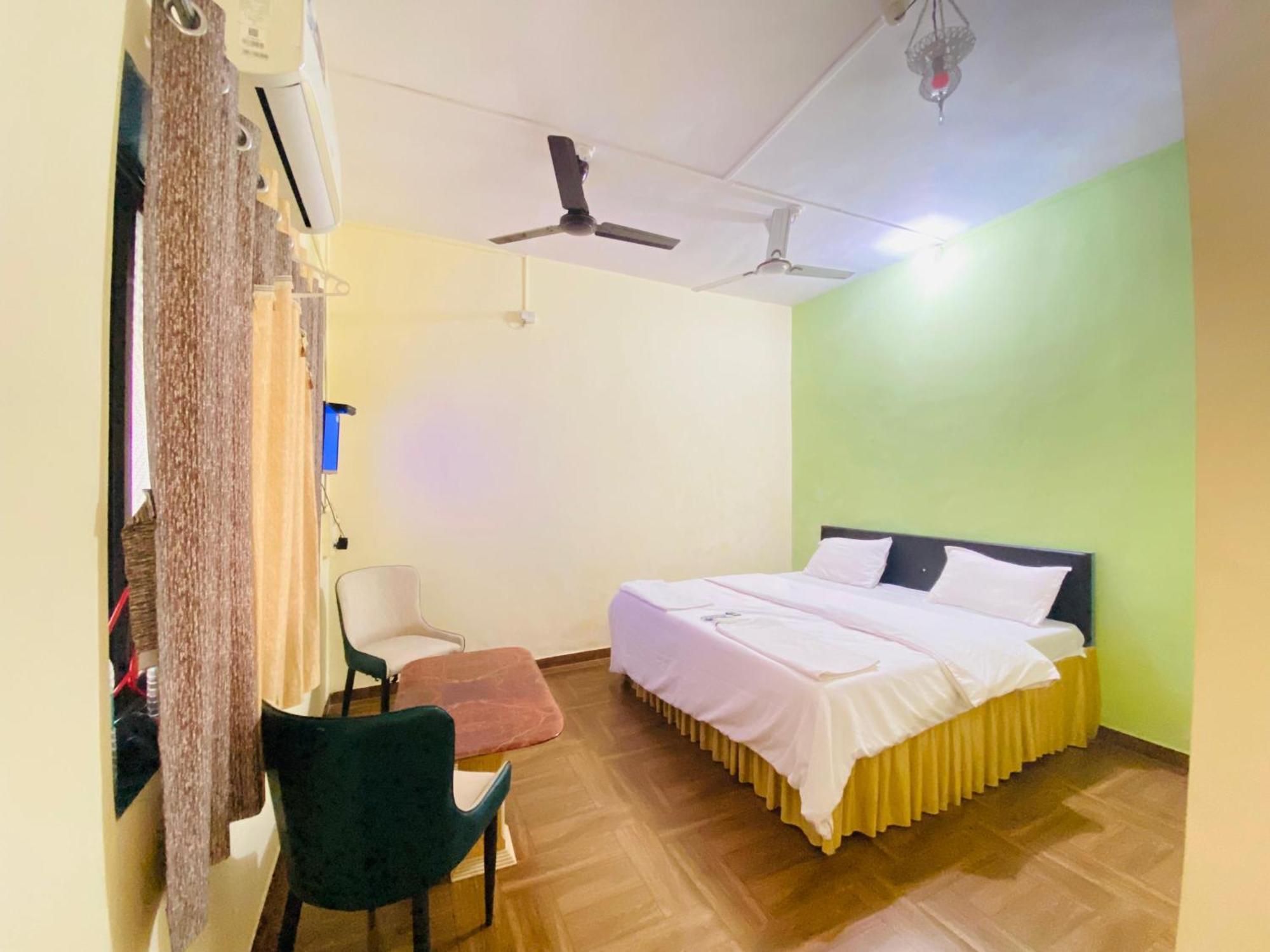 Humming Bird Beach Resorts Alībāg Exterior photo